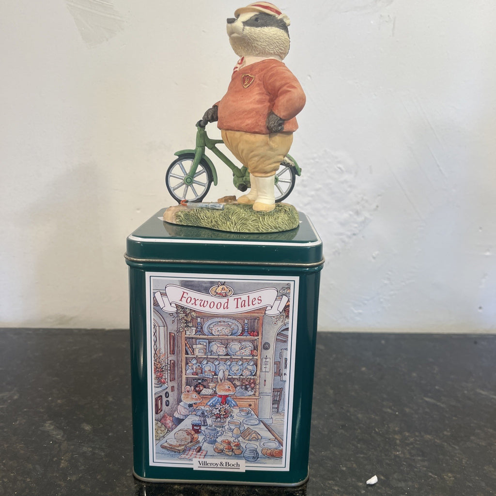 Villeroy Boch Foxwood Tales Mr Grimley Picnic At Foxwood Badger Figurine