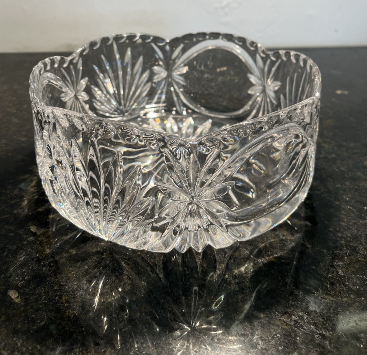 Heavy Cut Crystal Bowl Starburst Fan Scalloped Rim Centrepiece