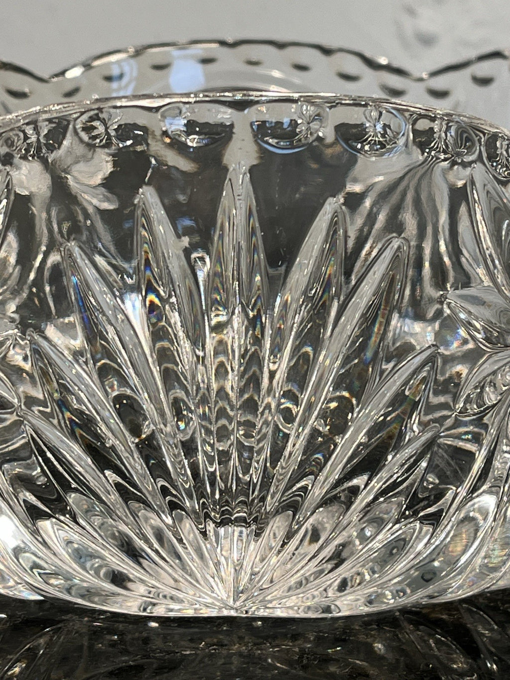 Heavy Cut Crystal Bowl Starburst Fan Scalloped Rim Centrepiece
