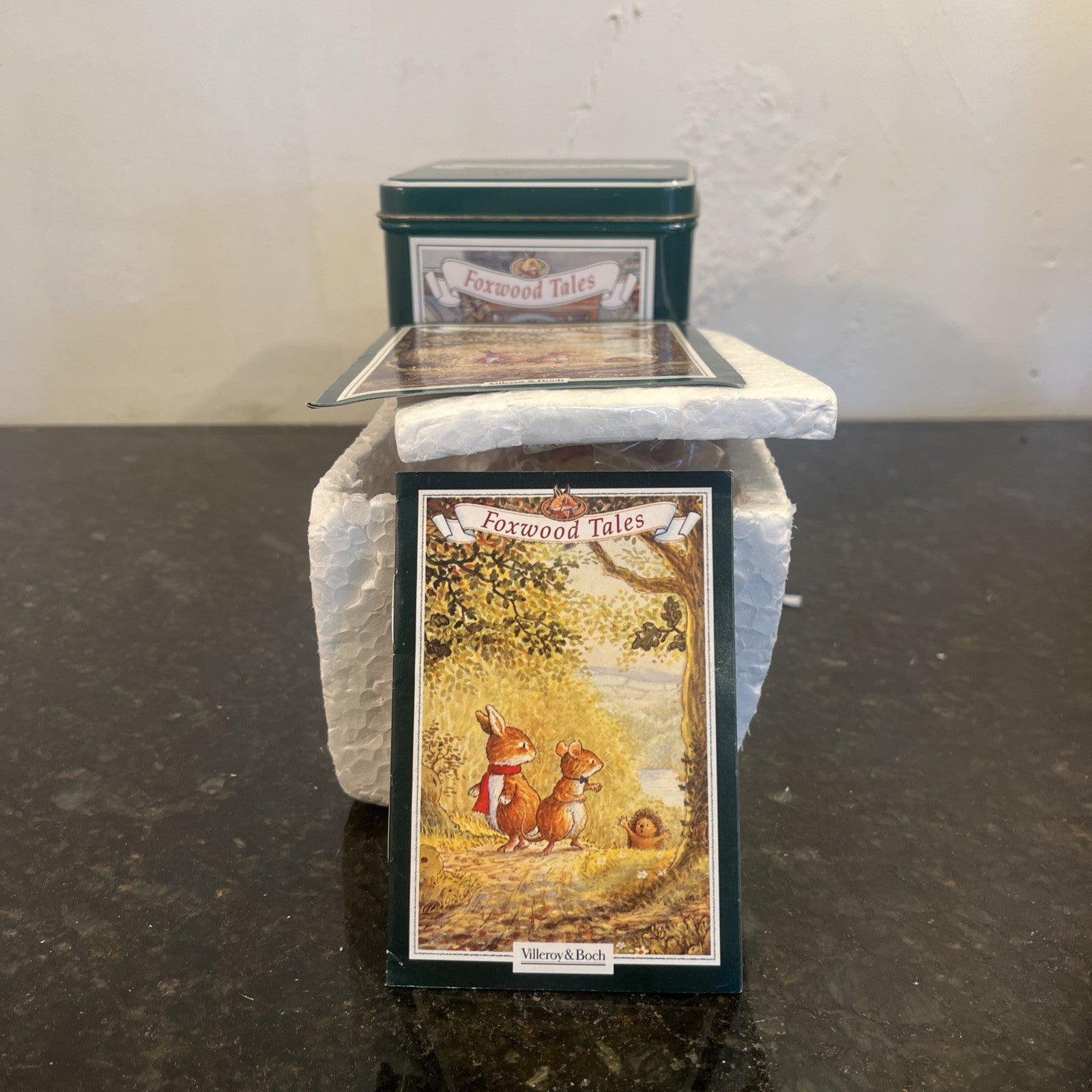 Villeroy Boch Foxwood Tales Mr Grimley Picnic At Foxwood Badger Figurine