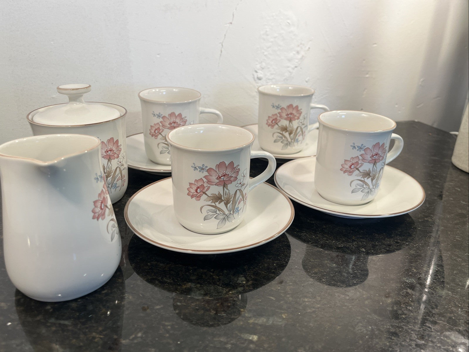 Nitto Japan Floral Coffee Set Cups Saucers Milk Jug Sugar Bowl vintage
