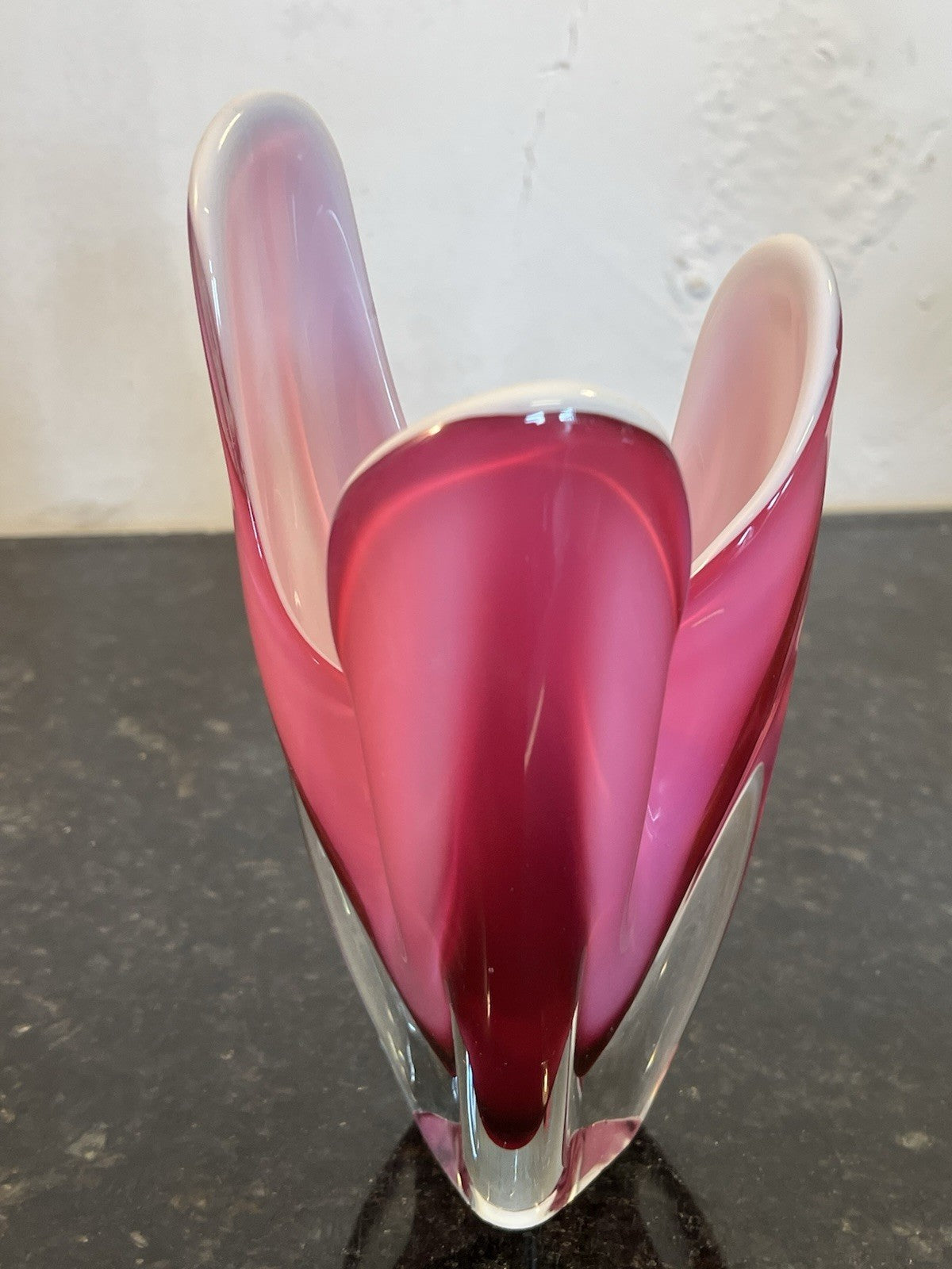 Flygsfors Coquille Vase Paul Kedelv Pink Sommerso Swedish Art Glass MCM