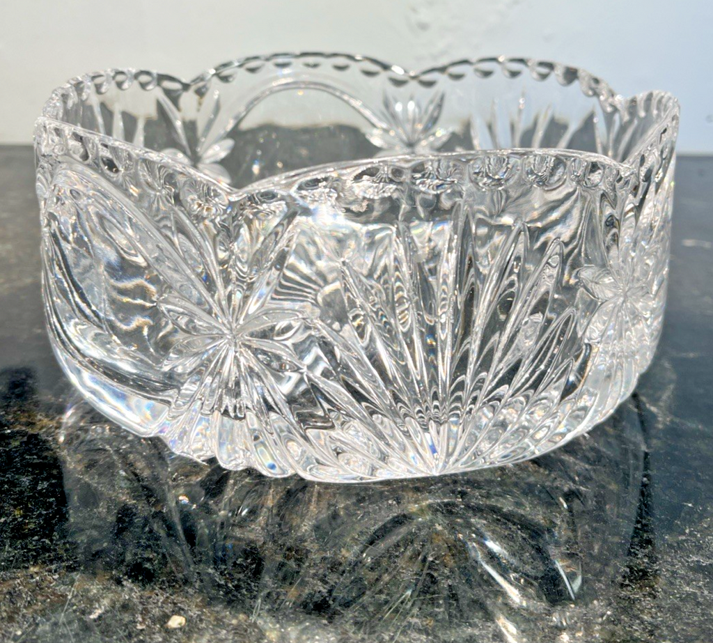 Heavy Cut Crystal Bowl Starburst Fan Scalloped Rim Centrepiece
