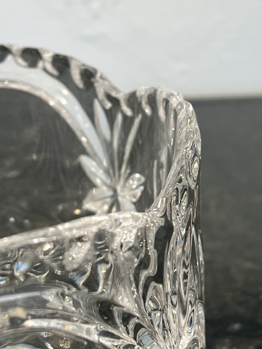 Heavy Cut Crystal Bowl Starburst Fan Scalloped Rim Centrepiece