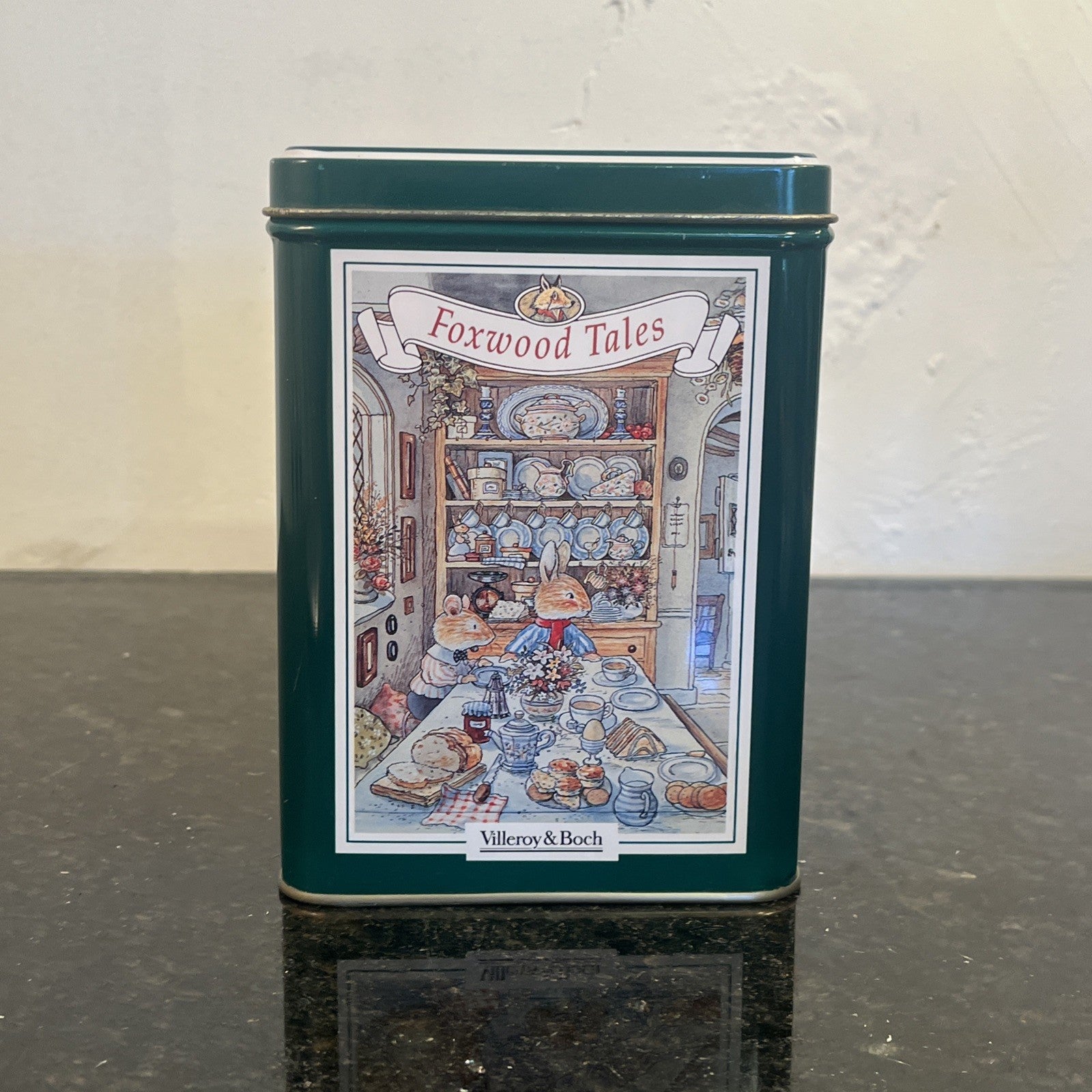 Villeroy Boch Foxwood Tales Mr Grimley Picnic At Foxwood Badger Figurine