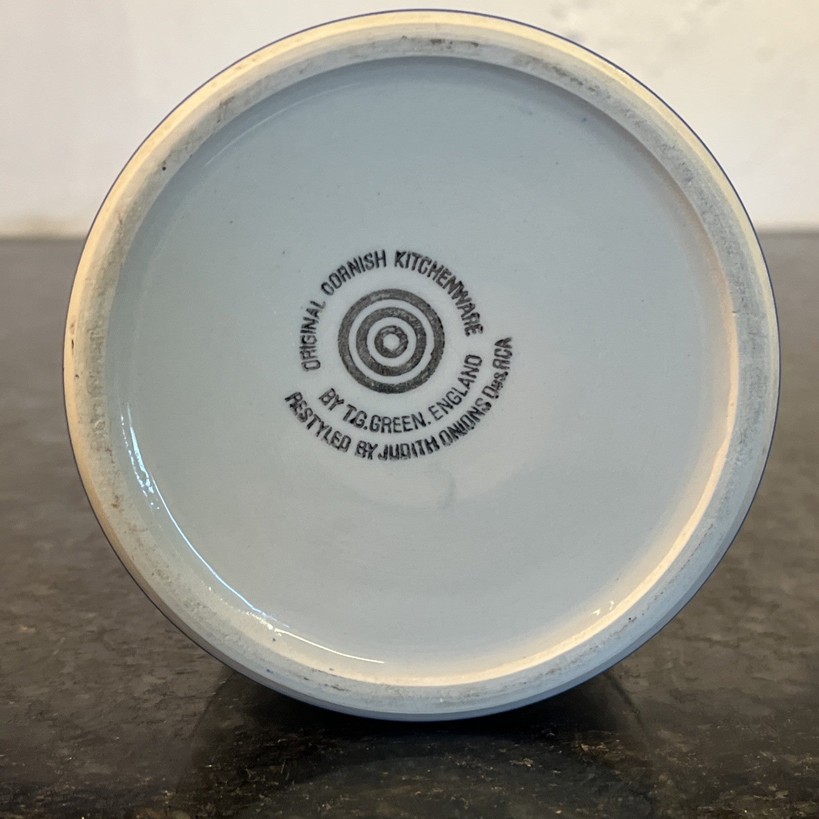 TG Green Cornishware Judith Onions Flour Dredger Blue White Kitchenware