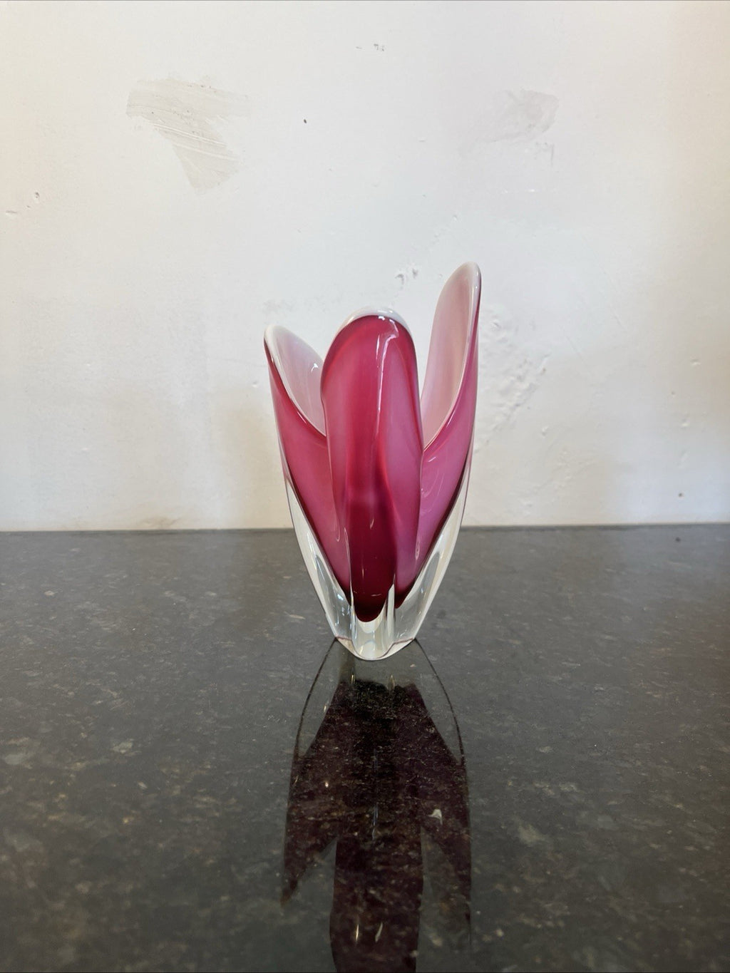 Flygsfors Coquille Vase Paul Kedelv Pink Sommerso Swedish Art Glass MCM