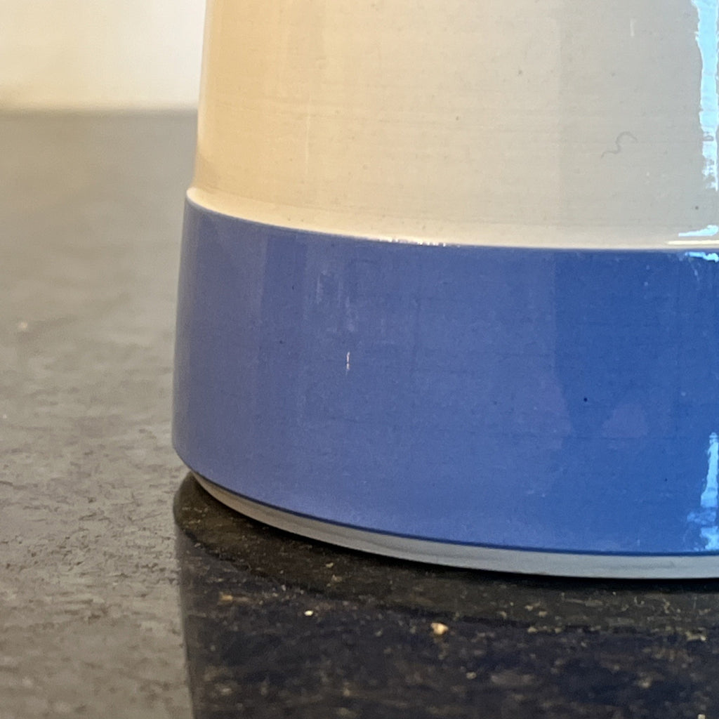 TG Green Cornishware Judith Onions Flour Dredger Blue White Kitchenware