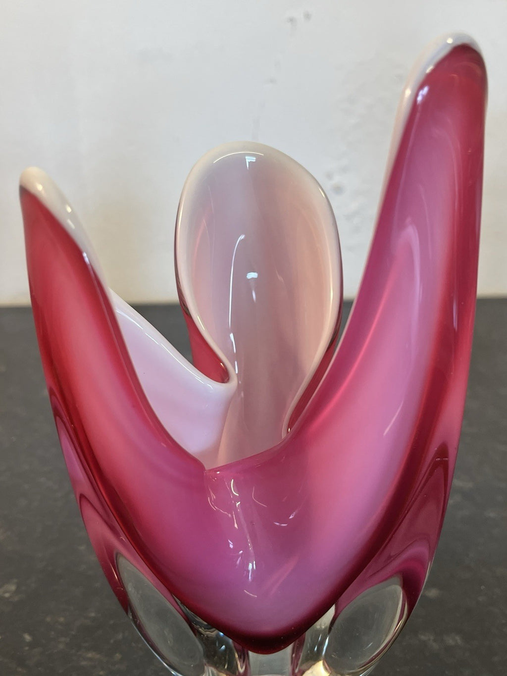 Flygsfors Coquille Vase Paul Kedelv Pink Sommerso Swedish Art Glass MCM