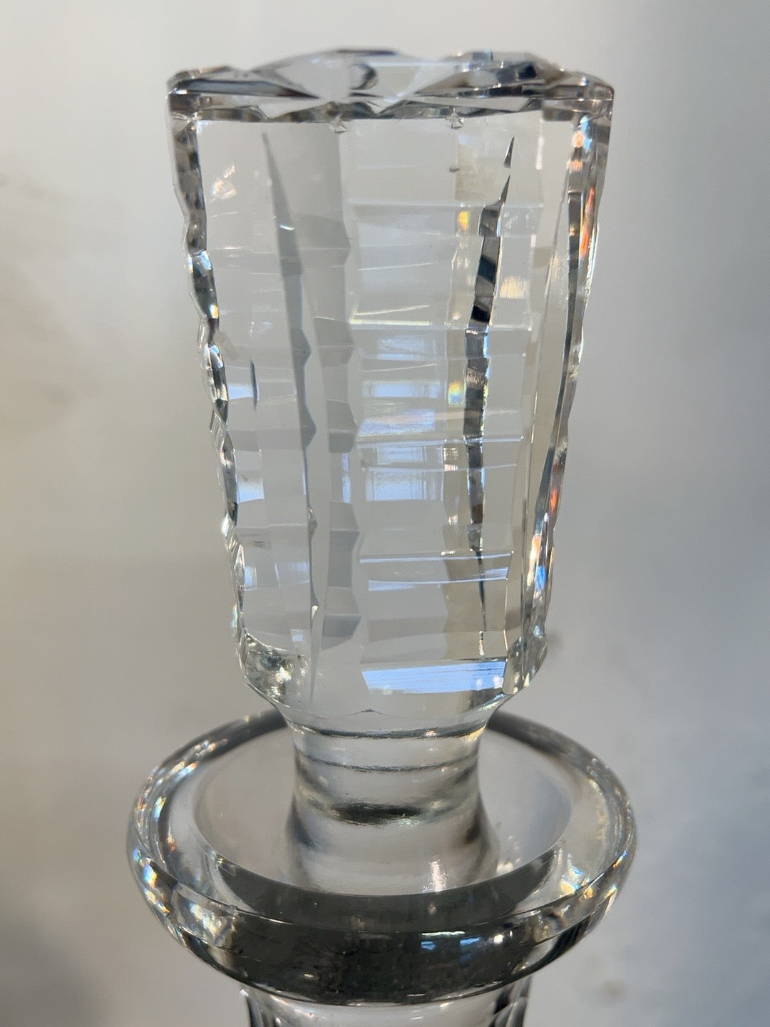 Close-up of faceted matching stopper