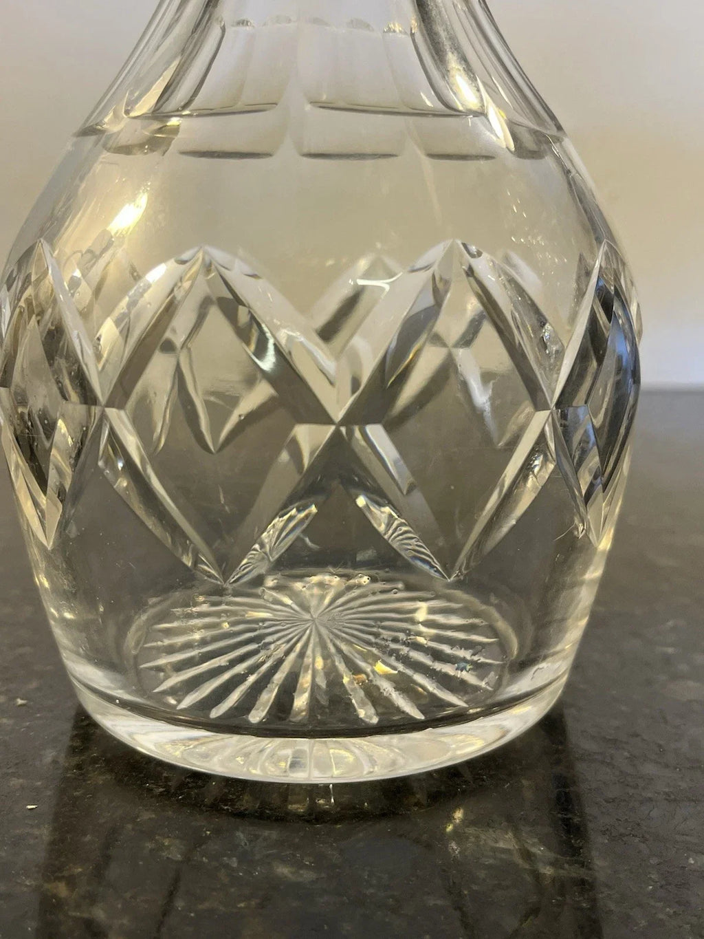 Stuart Crystal decanter hand-cut diamond and fan pattern detail