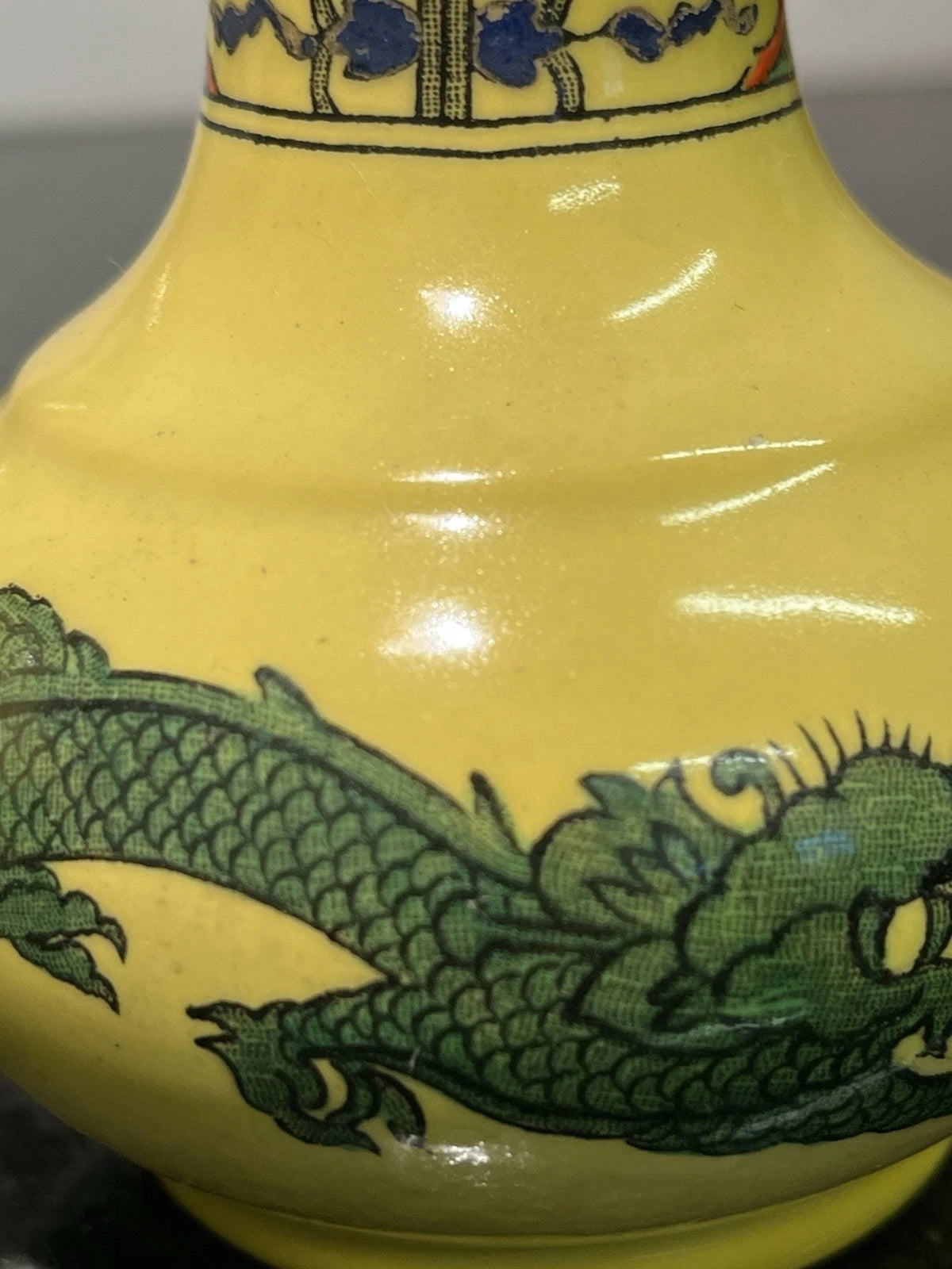 Wilton Ware dragon vases, fourth listing view