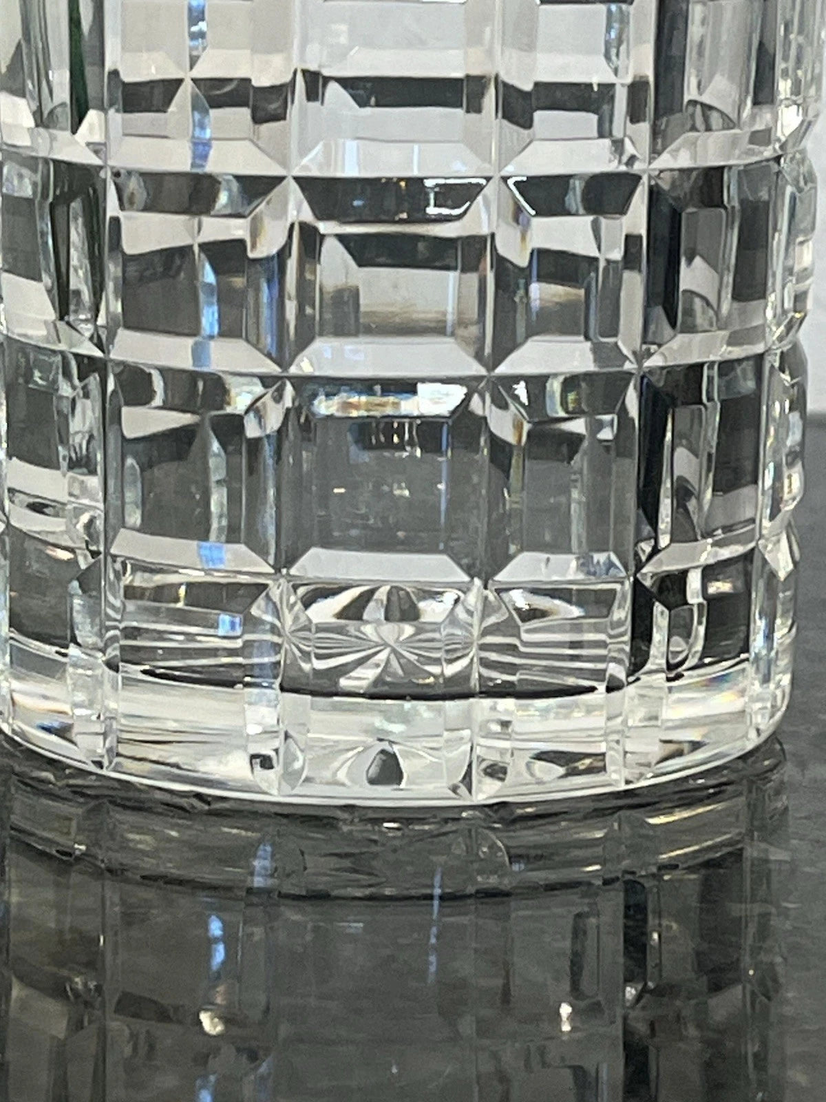 Close-up of the cut crystal geometric body