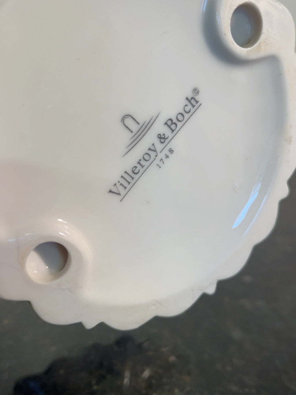 Villeroy & Boch maker mark on base of original pedestal dish
